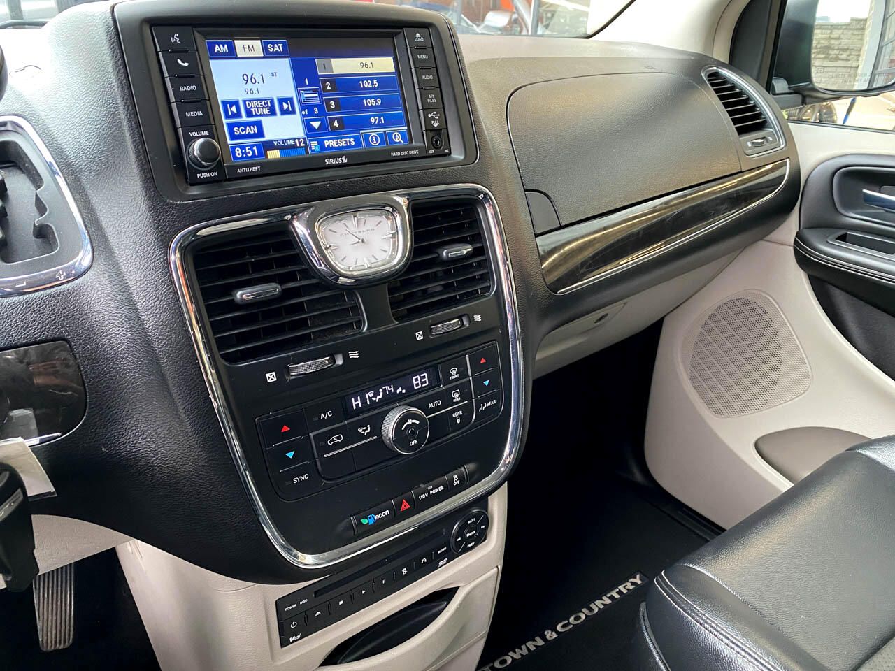 2012 Chrysler Town & Country