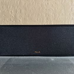 Klipsch R-52C center channel speaker