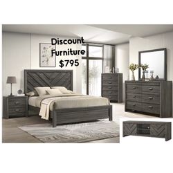 Queen Size 5 Pc Bedroom Set 