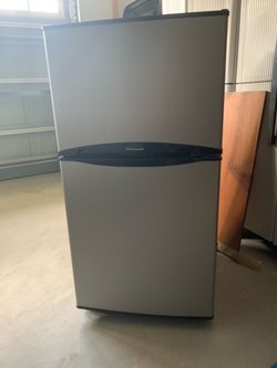Frigidaire mini fridge with freezer