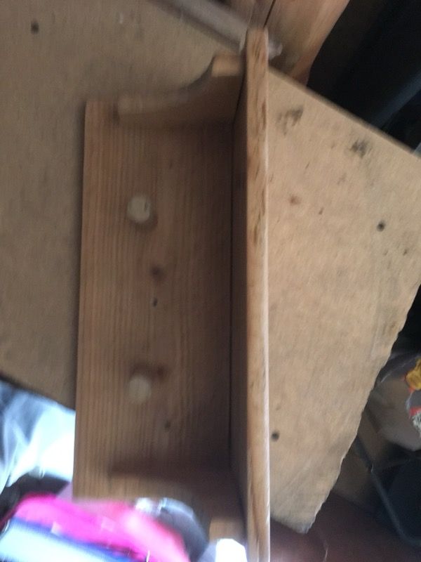Shelf hanger