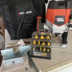 Black and Decker Router with bit set 