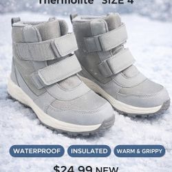 Women’s / Girls’ Snow Boots – Size 4