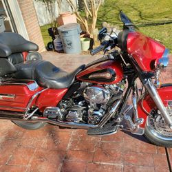 Low miles! 2006 HARLEY ELECTRA GLIDE 