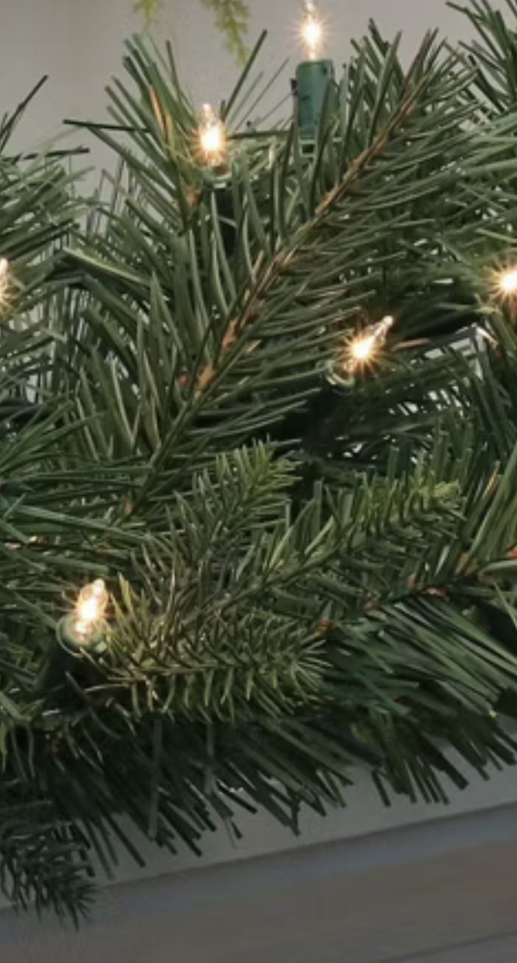 Philips 400ct Heavy Duty Incandescent Indoor/Outdoor Miniature String Lights with Green Wire and Remains Lit Technology