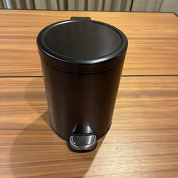 Brand New Mini Trash Can