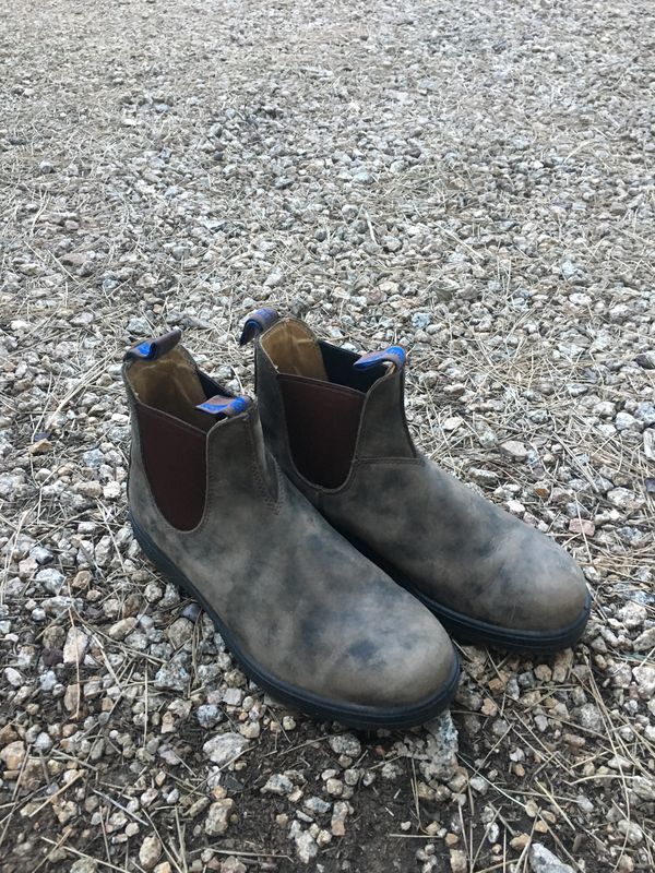 blundstones in snow