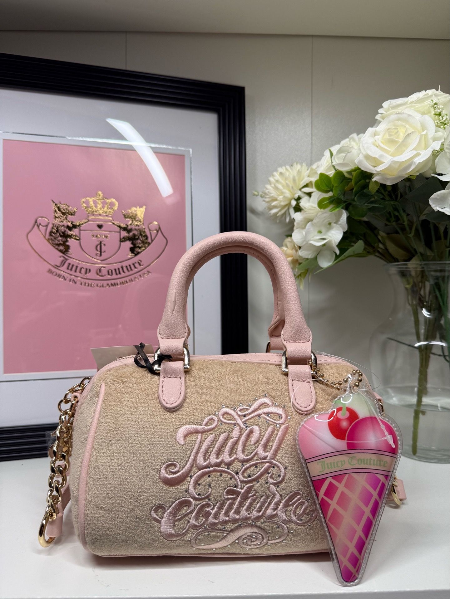 VIRAL Juicy couture