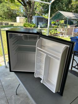 Mini Fridge 