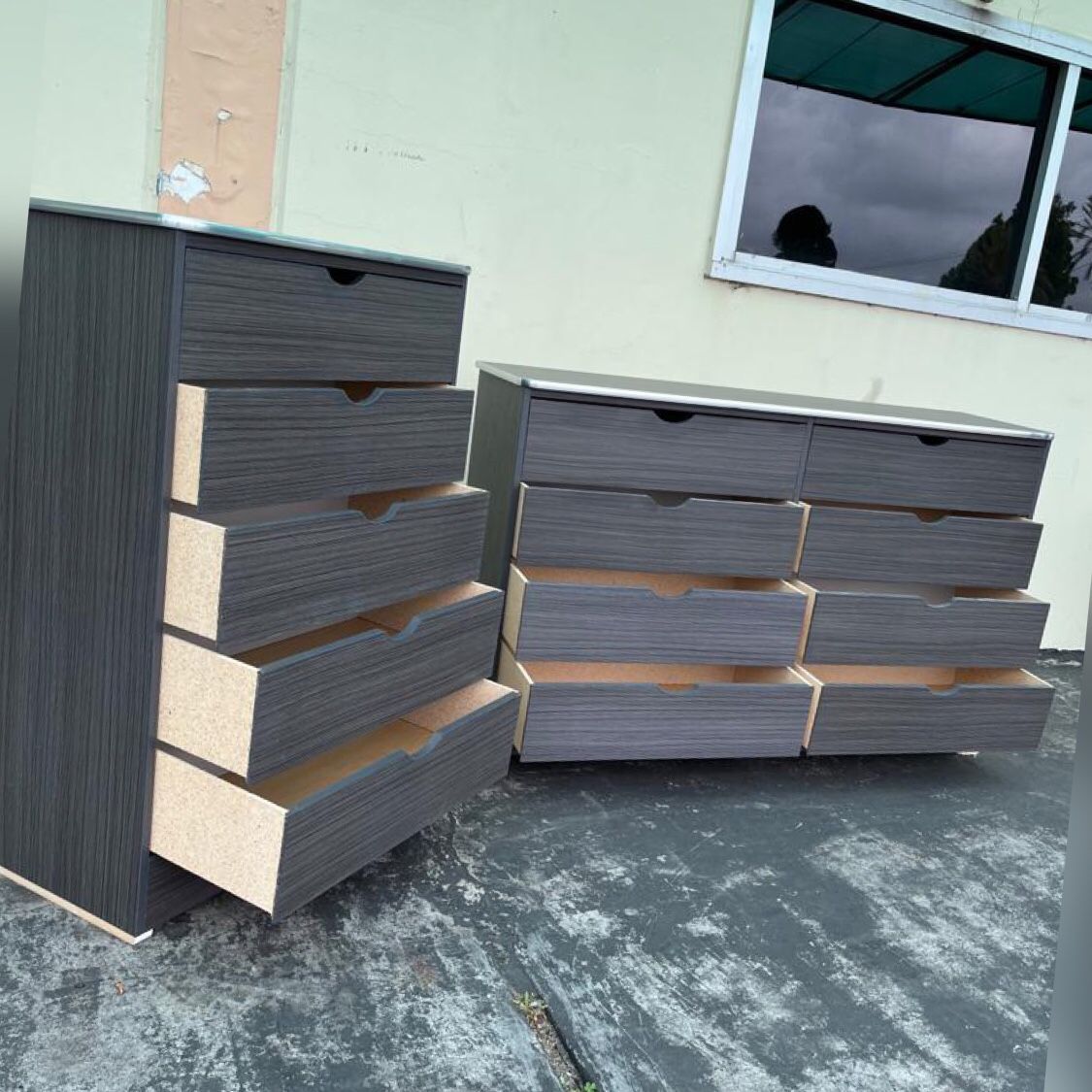 Set Dresser