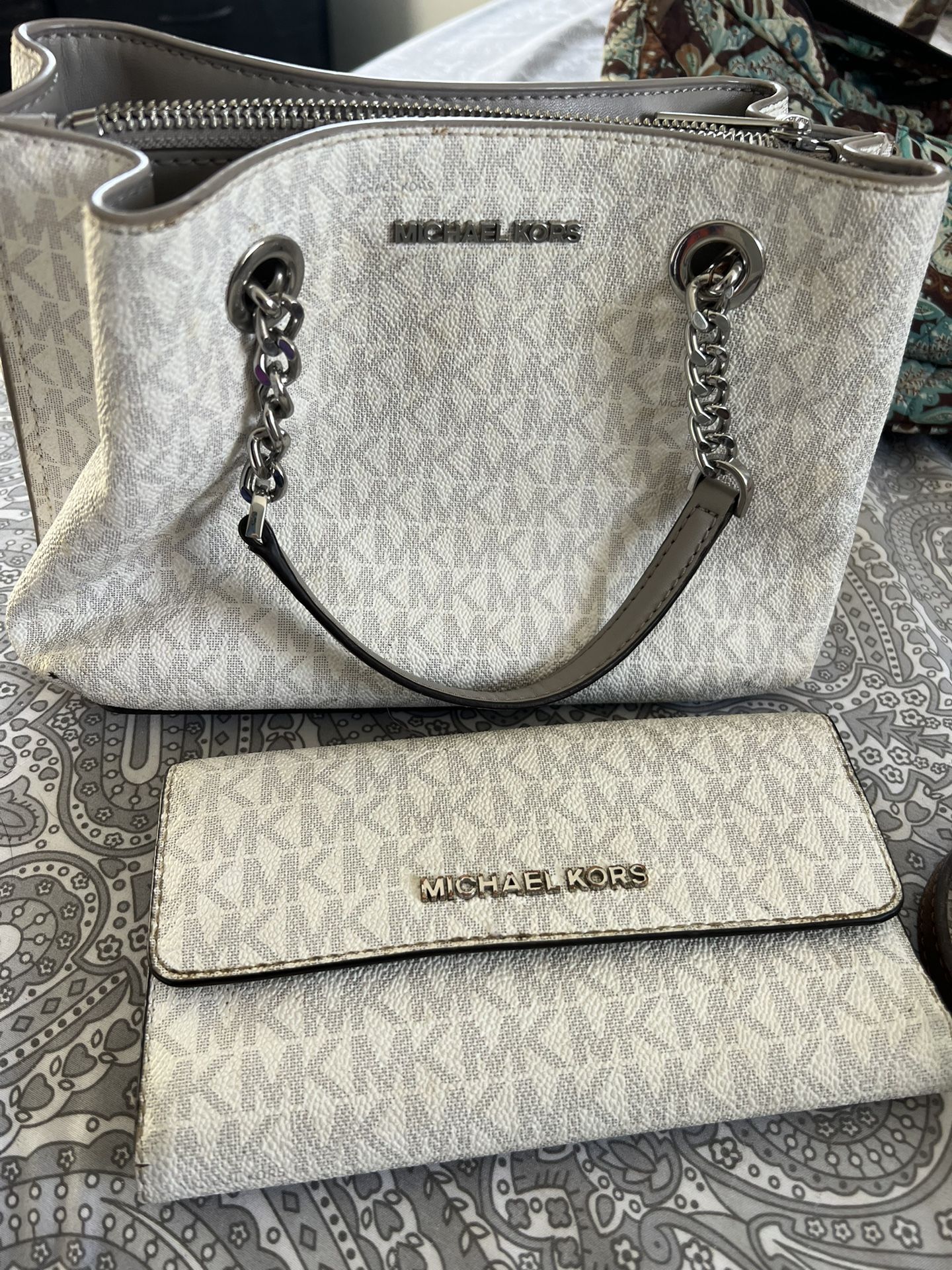 Micheal Kors Teigen Purse with Matching Wallet