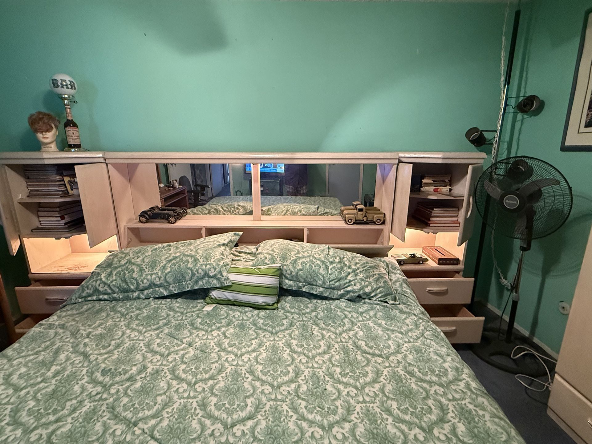 King Size Bed With Box And Mattress 2 Tall Night Stand With 2 Drawers And Light Mirror Head Board With Light And Storage And Armor With 6 Drawers