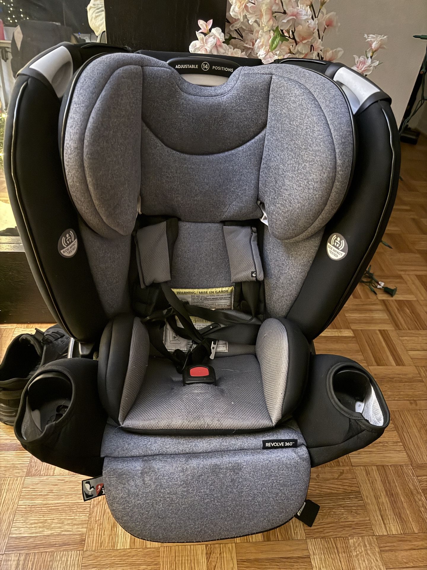 Evenflo Revolve360 Convertible Car Seat – Good Condition
