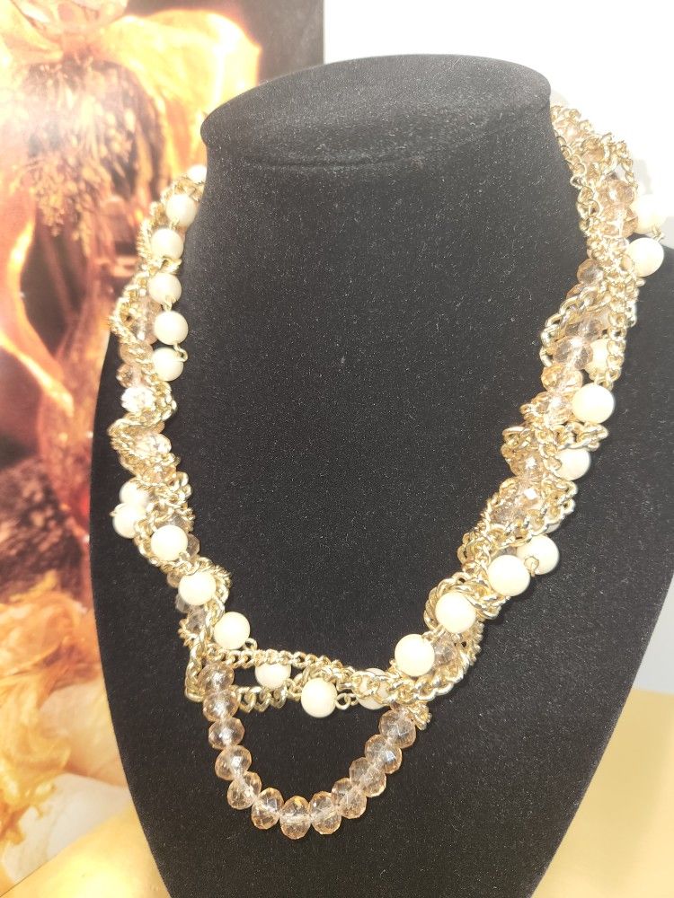 RARE VINTAGE, PEARLS CHUNK CHOQUER. 8"INCHES.