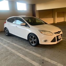 Ford Focus 2012 SE Hatchback 