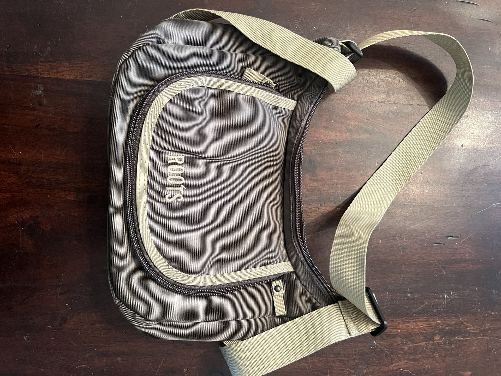 Roots green crossbody or shoulder Bag