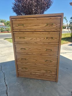 Dresser 5 drawers