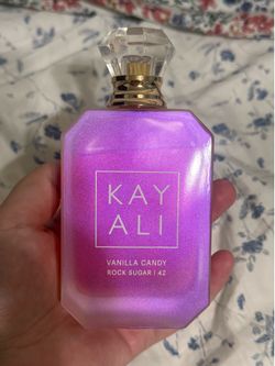 Kayali Vanilla Candy Rock Sugar