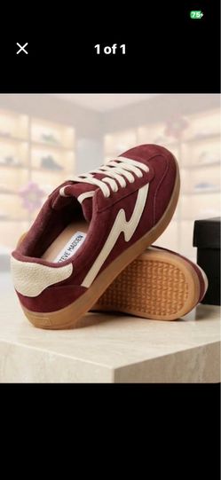 Steve Madden Suede Shoes – Burgundy / Cream (Women's Size 6)