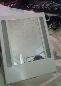 Light up mirror