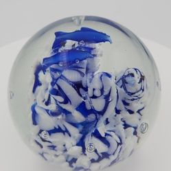 Beautiful Vintage Dolphins In Coral Reef Art Glass Paperweight 