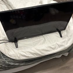 32inch LED Smart TV Insignia