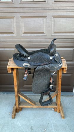 15-inch Black Western Horse Saddle with Floral Tooling