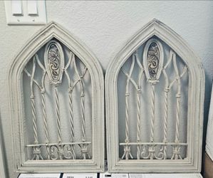 Cathedral-style Iron and Wood Gothic Arch Wall Decor