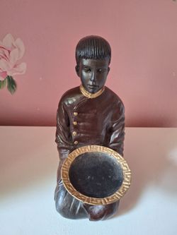 Statue/candle holder