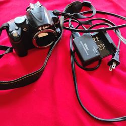 NIKON D3000 BODY