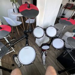 Alesis E-Kit Drum Set