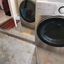 Lg Washer And Dryer Set 