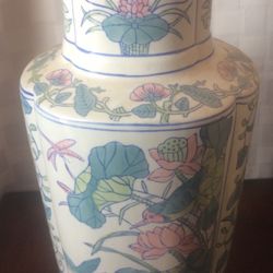 Late 19th Century Blue Pink Pastel Ceramic Porcelain Famille Chinoiserie Quatrefoil Chinese Vase