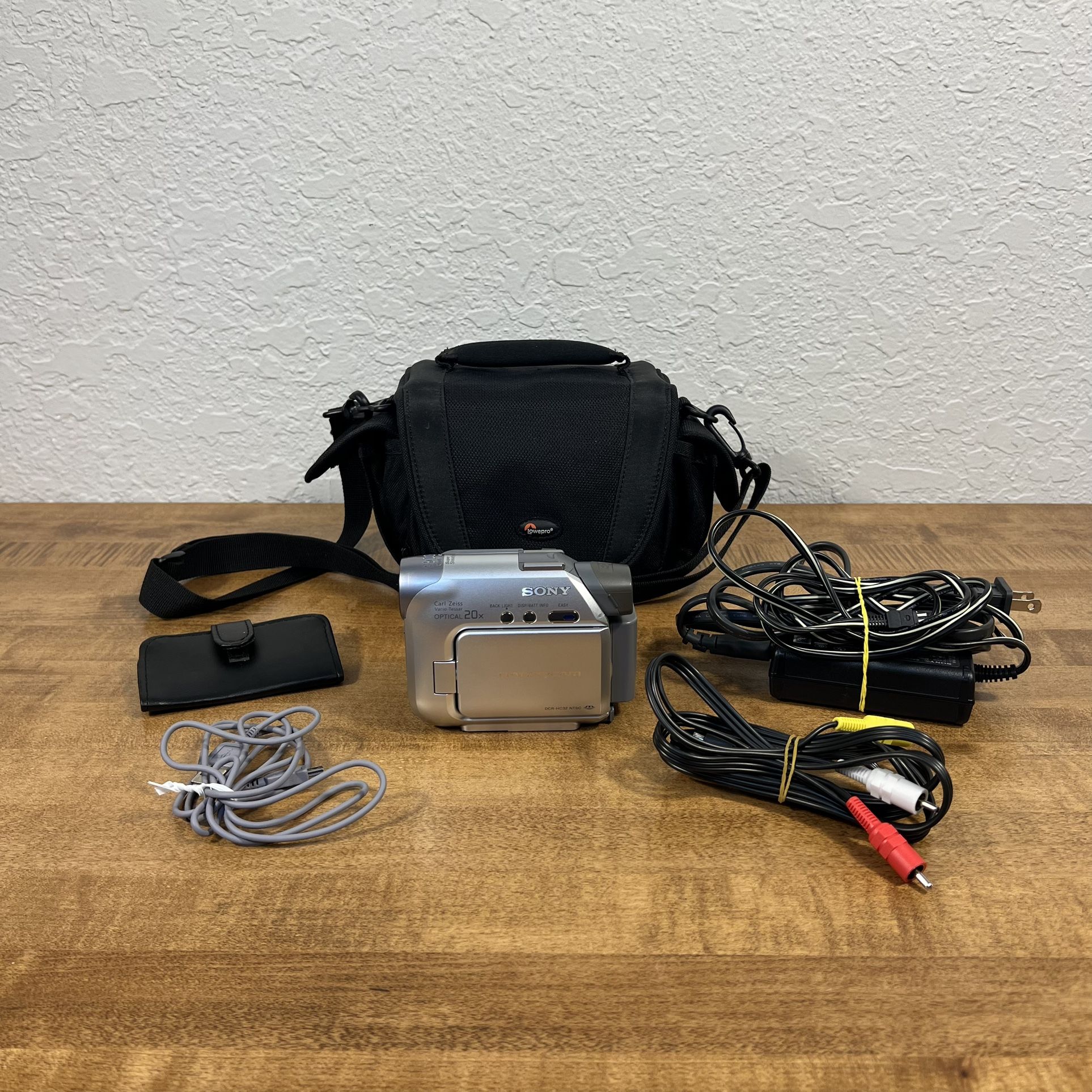 Sony Handycam DCR-HC32 MiniDv Optical 20x Camcorder Bundle W/ Case & Cords