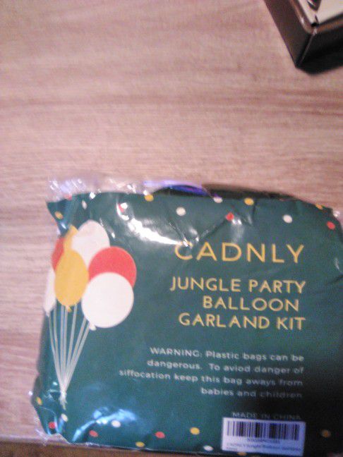 $3. Balloon Garland Kit. New In Pkg