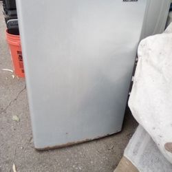 Magic Chef Mini Fridge