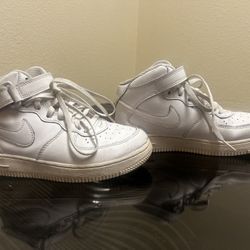 Youth Nikes Size 2