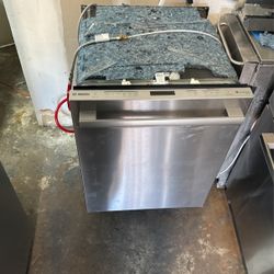 BOSH DISHWASHER 24” 