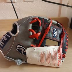 Rawlings Heart Of The Hide 11.75 Inch Baseball Glove. Brand New With Tags. $160