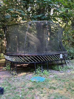 Spring free trampoline