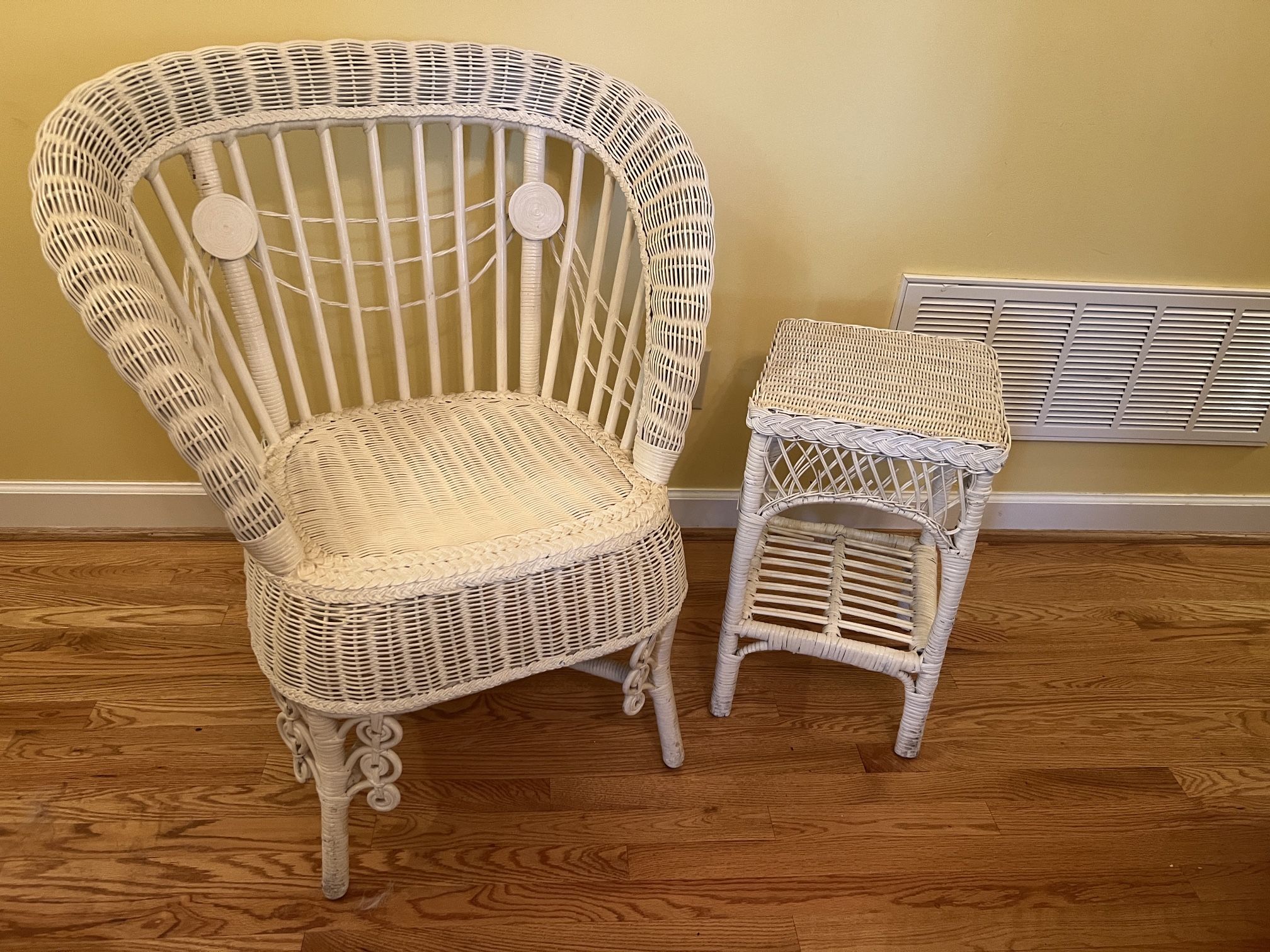 White Wicker Chair And Table