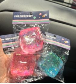 Needoh squishes cubes