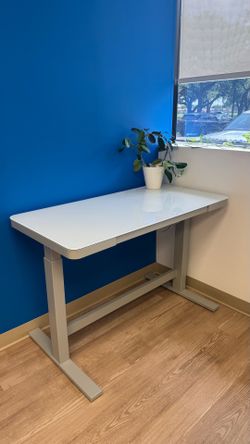 Electric Height Adjustable Standing Desks – White – Sit/Stand Workstations