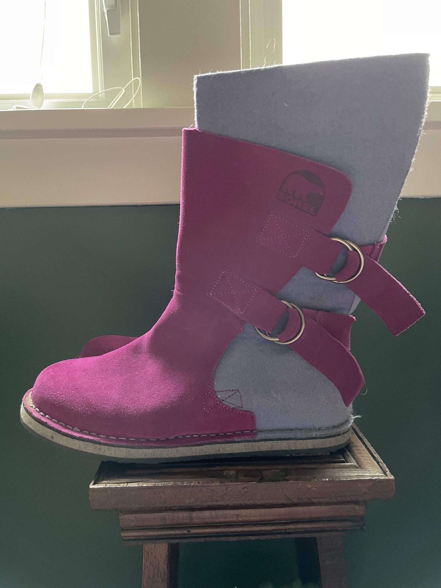 NEW-SOREL-CHIPAHKO FELT SLIP ON BOOTS-size 40