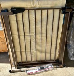Cumbor 30-40.6 in Baby Gate