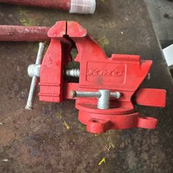 Small Swivel-Base Bench Vise – 3” Jaws – Great for Garage or Shop 