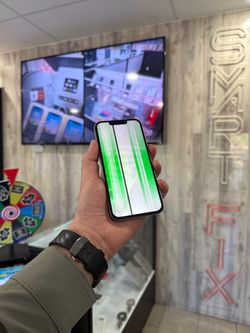 Pantalla iPhone con Rayas Verdes – Reparación Hoy | Smart Fix Phoenix