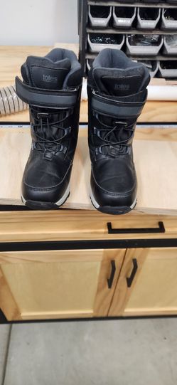 Boys Totes Cohosh Winter Snow Boots - Size Medium (Black/Grey) - Great Condition!