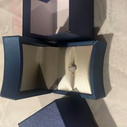 10k Gold Women’s Ring Size 6