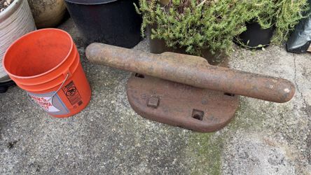 Antique metal mooring cleat or bollard.